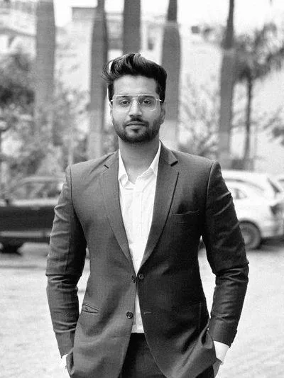Karanveer — Founder, Cliniq Media · MBA, Meta Managed Partner, Blueprint Certified